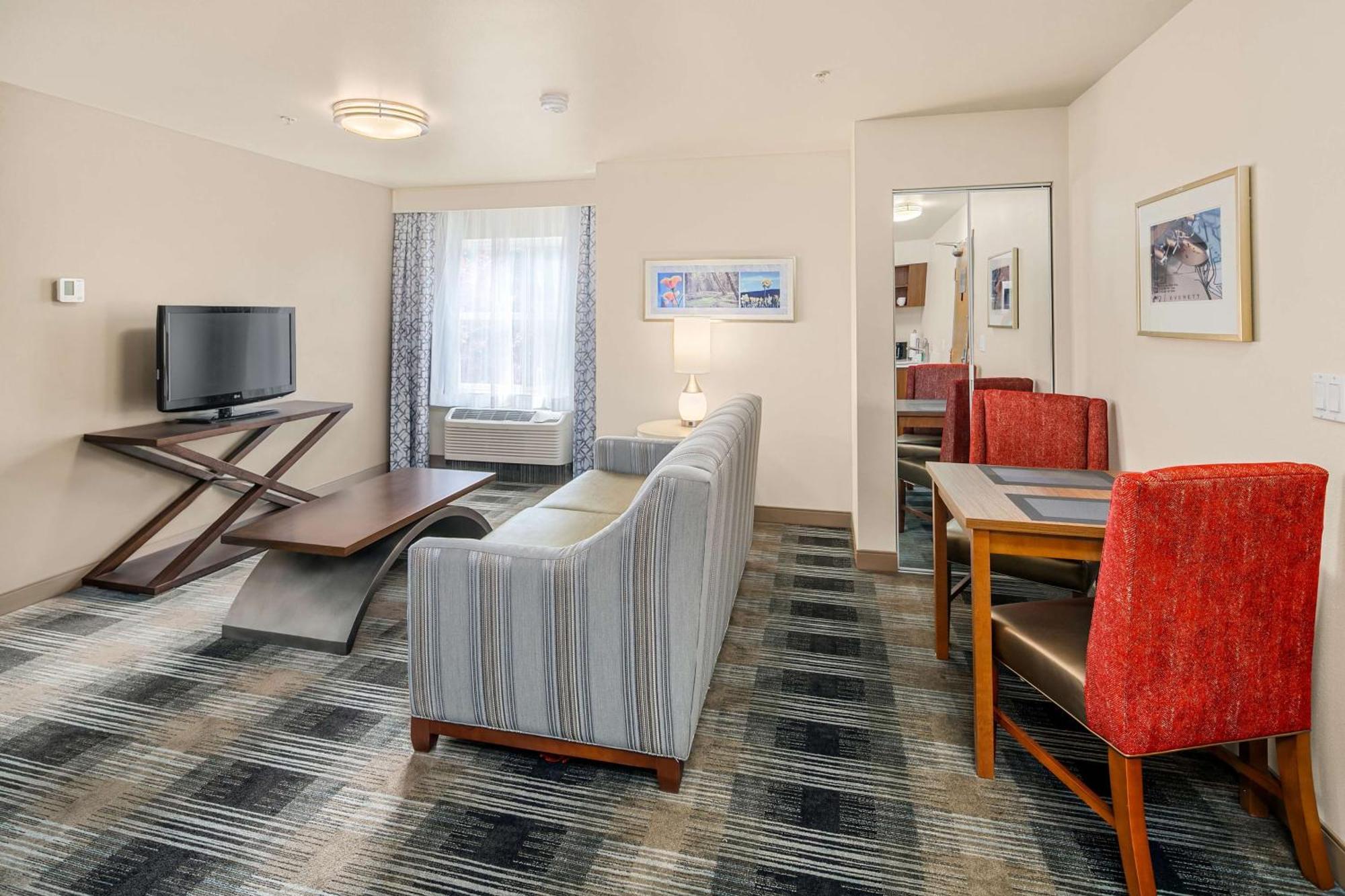 Executive Residency By Best Western Navigator Inn & Suites Евърет Екстериор снимка