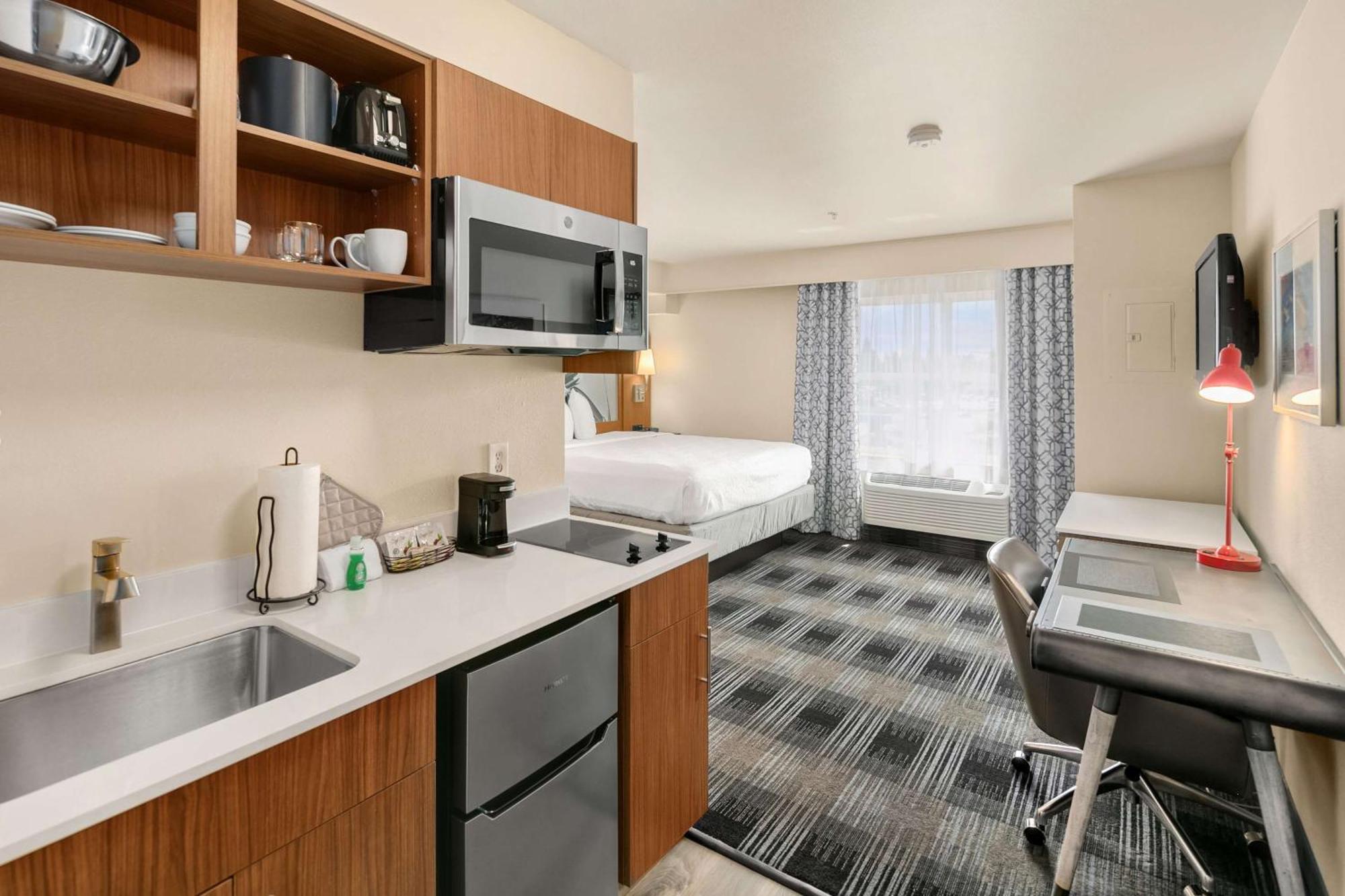 Executive Residency By Best Western Navigator Inn & Suites Евърет Екстериор снимка