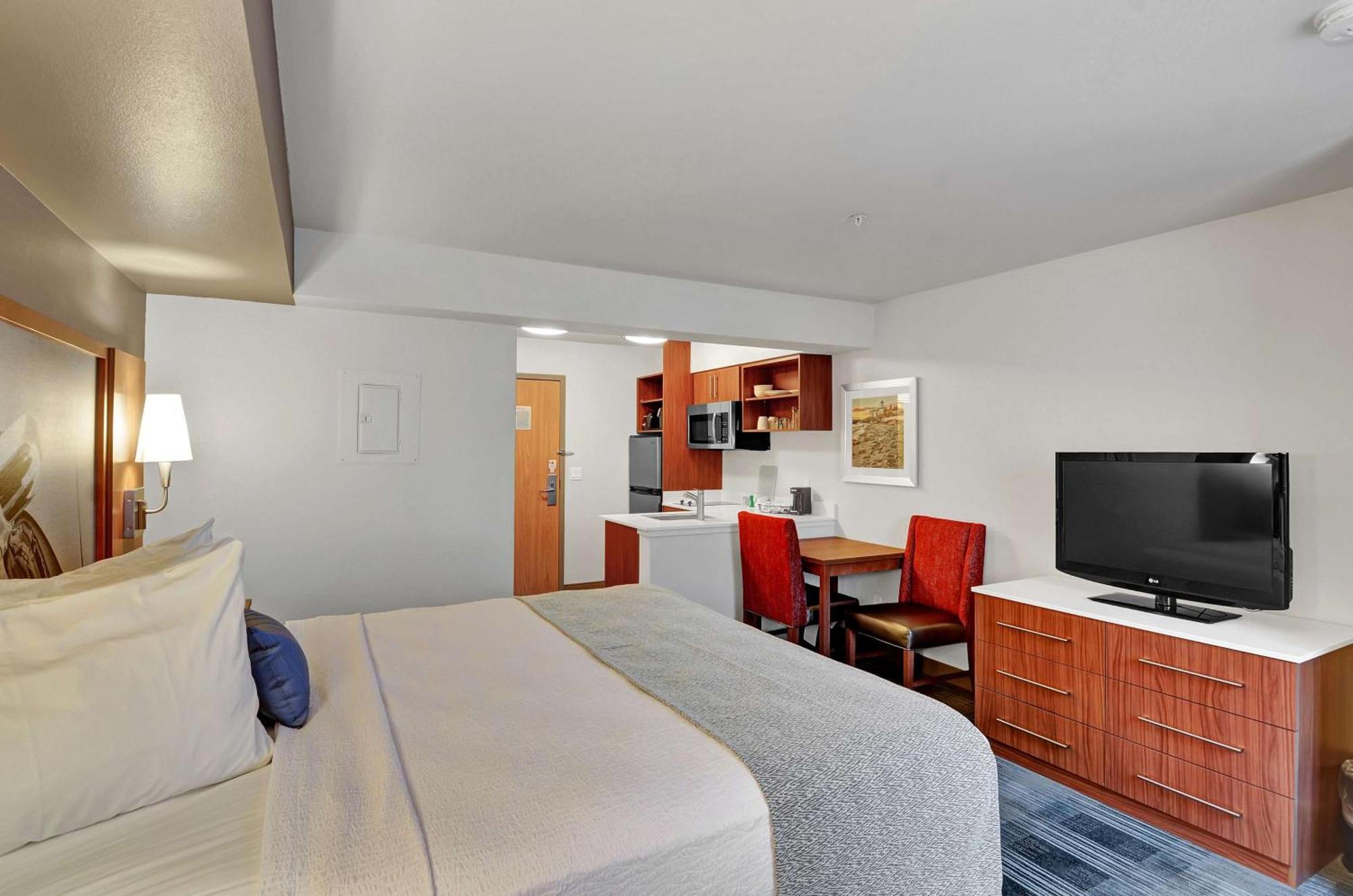 Executive Residency By Best Western Navigator Inn & Suites Евърет Екстериор снимка