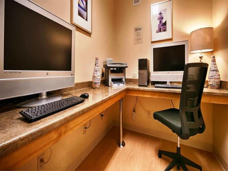 Executive Residency By Best Western Navigator Inn & Suites Евърет Екстериор снимка